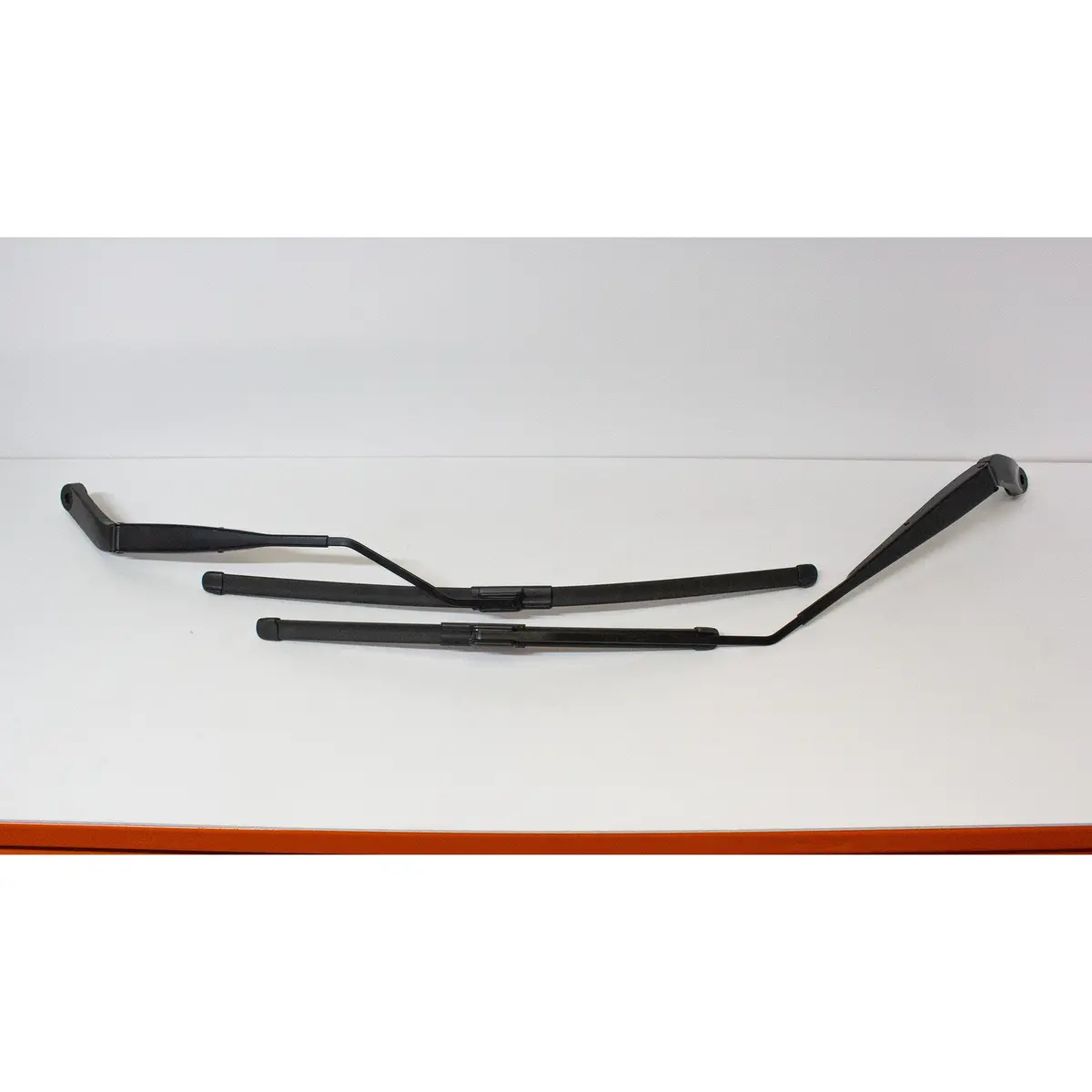 Used | Front Wiper Arm With Blades (Lhd) #004 | Honda Civic Type R | Fk8 2.0T K20c1 | 2017-2022 1