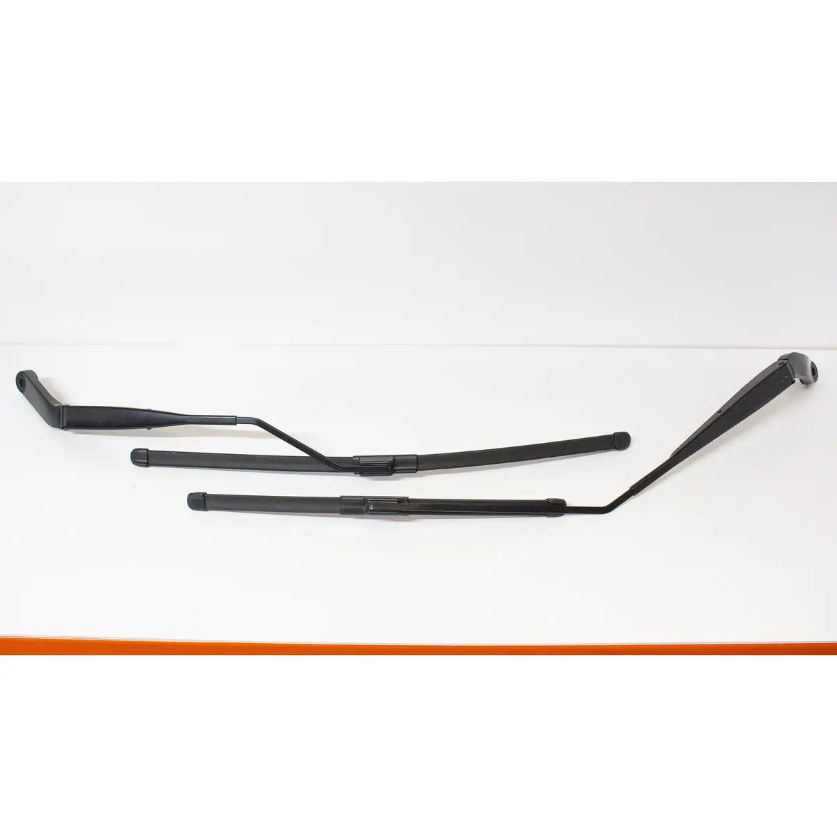 Used | Front Wiper Arm With Blades (Lhd) #003 | Honda Civic Type R | Fk8 2.0T K20c1 | 2017-2022 1