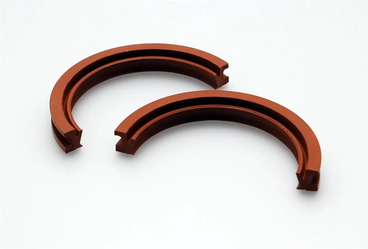 Cometic Rear Main Seal – C5683 1